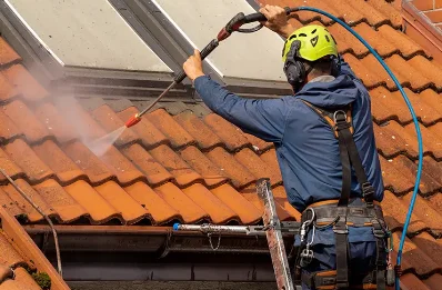 Démoussage et hydrofuge de toiture à Civens